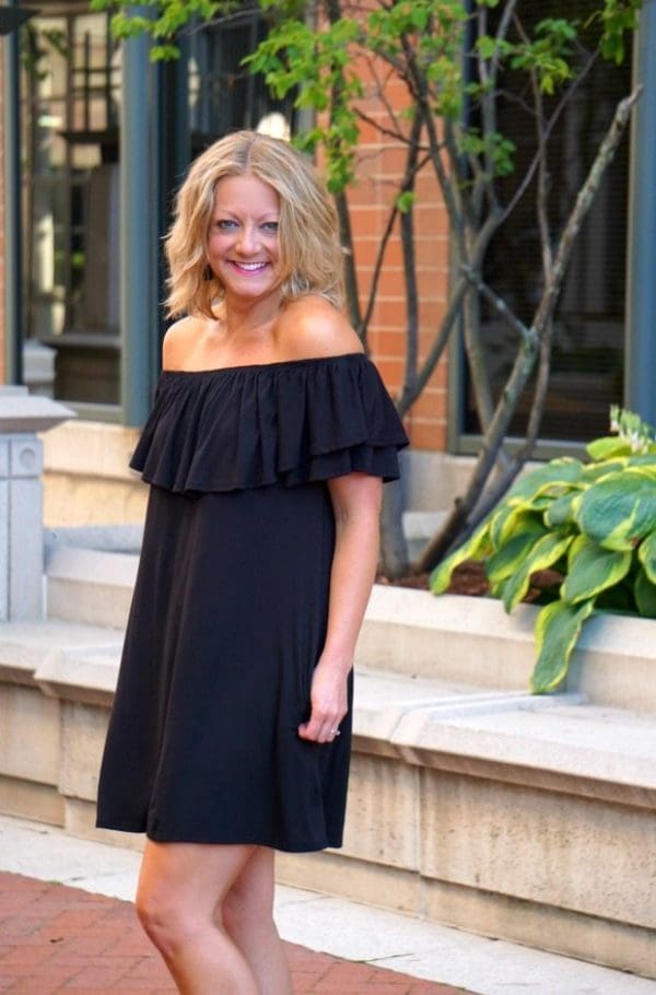 Love, Yellow // Back In Black Living in Yellow