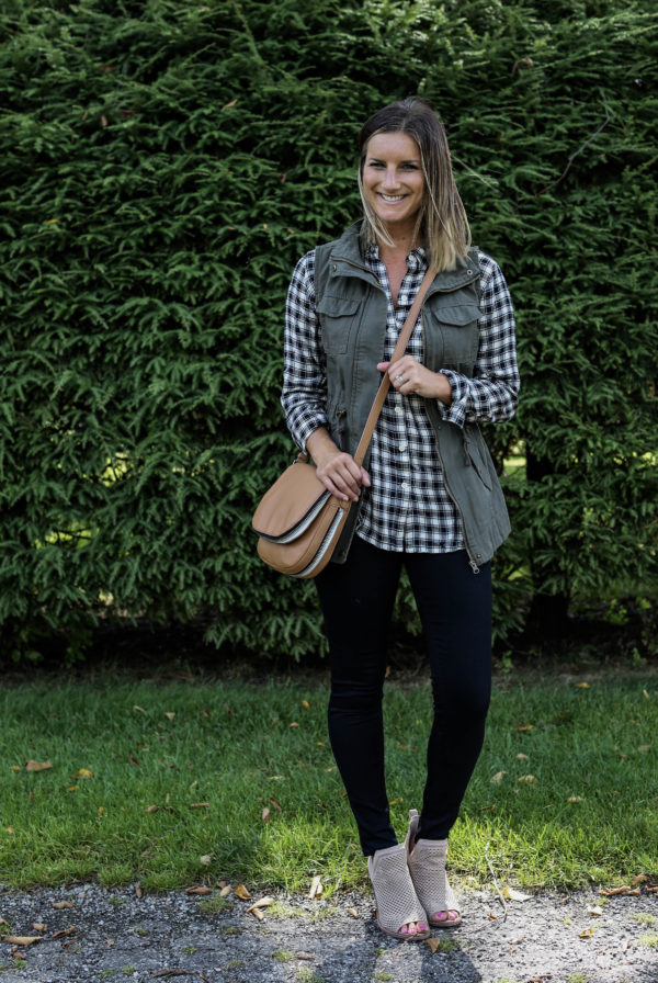 7 Ways To Style A Utility Vest - Living in Yellow