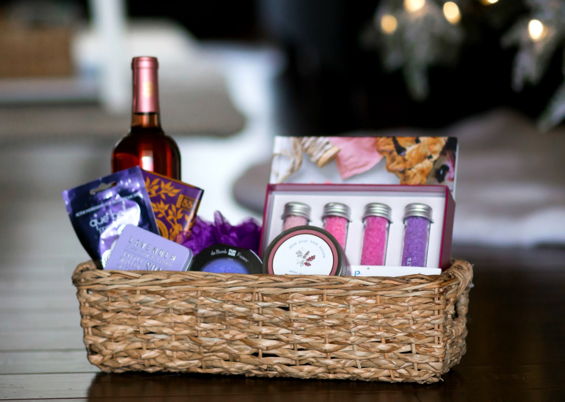 Gift Baskets & Hostess Gifts // 6 Thoughtful Gift Ideas that are Easy