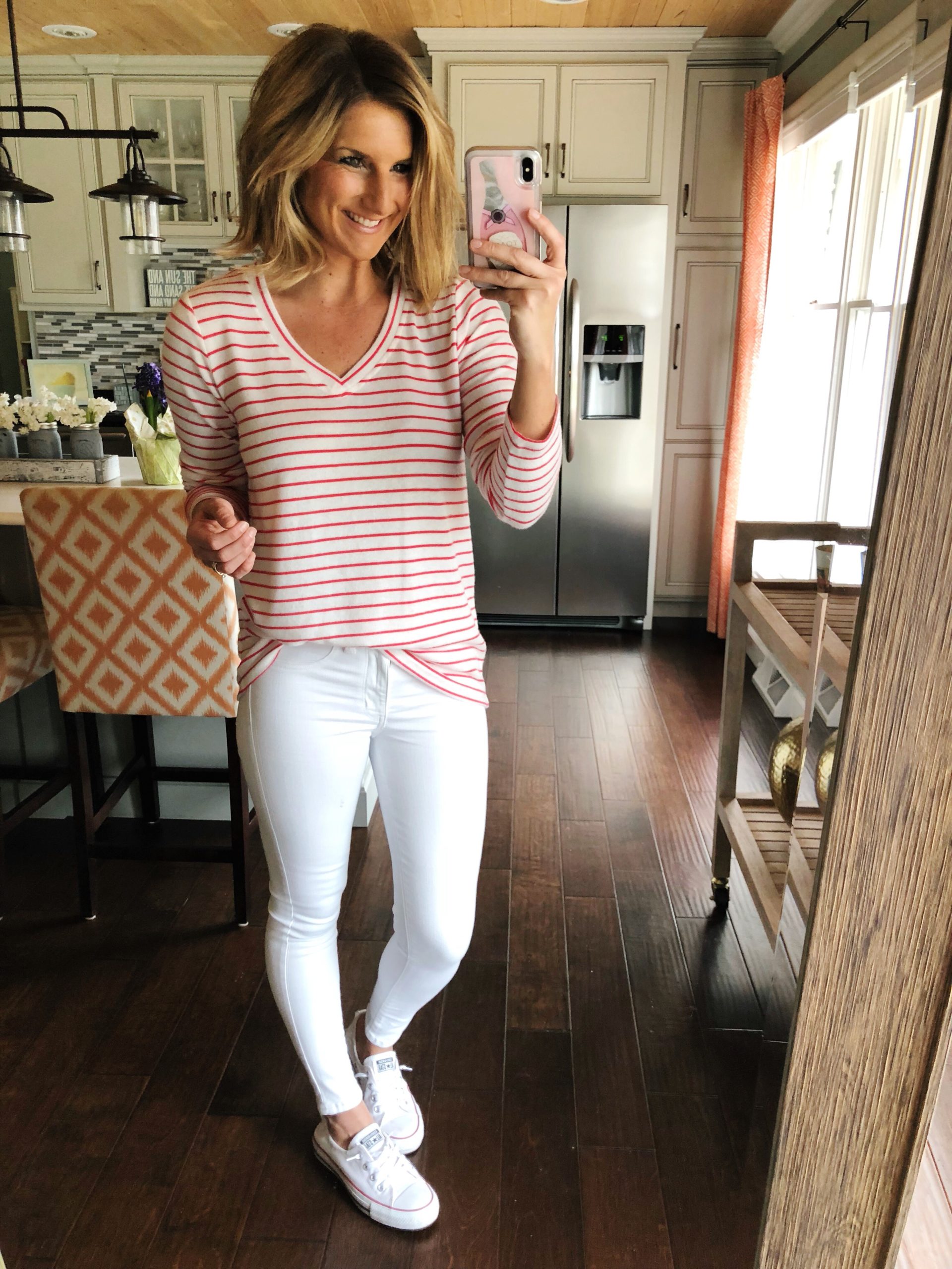 Simple Spring Outfit // Striped Top + White Skinny Jeans + Converse Shoreline Sneakers // Spring Fashion