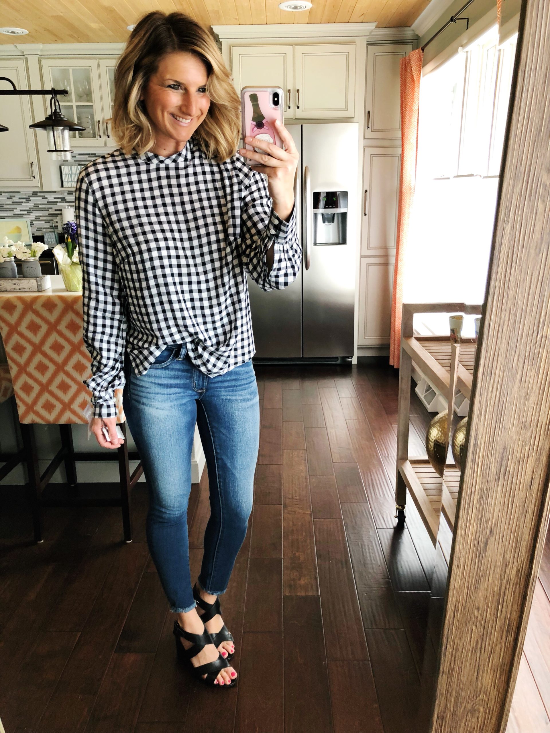Spring Fashion // How to Wear a Gingham Top // Gingham Top + Cropped Jeggings + Block Heel Sandals