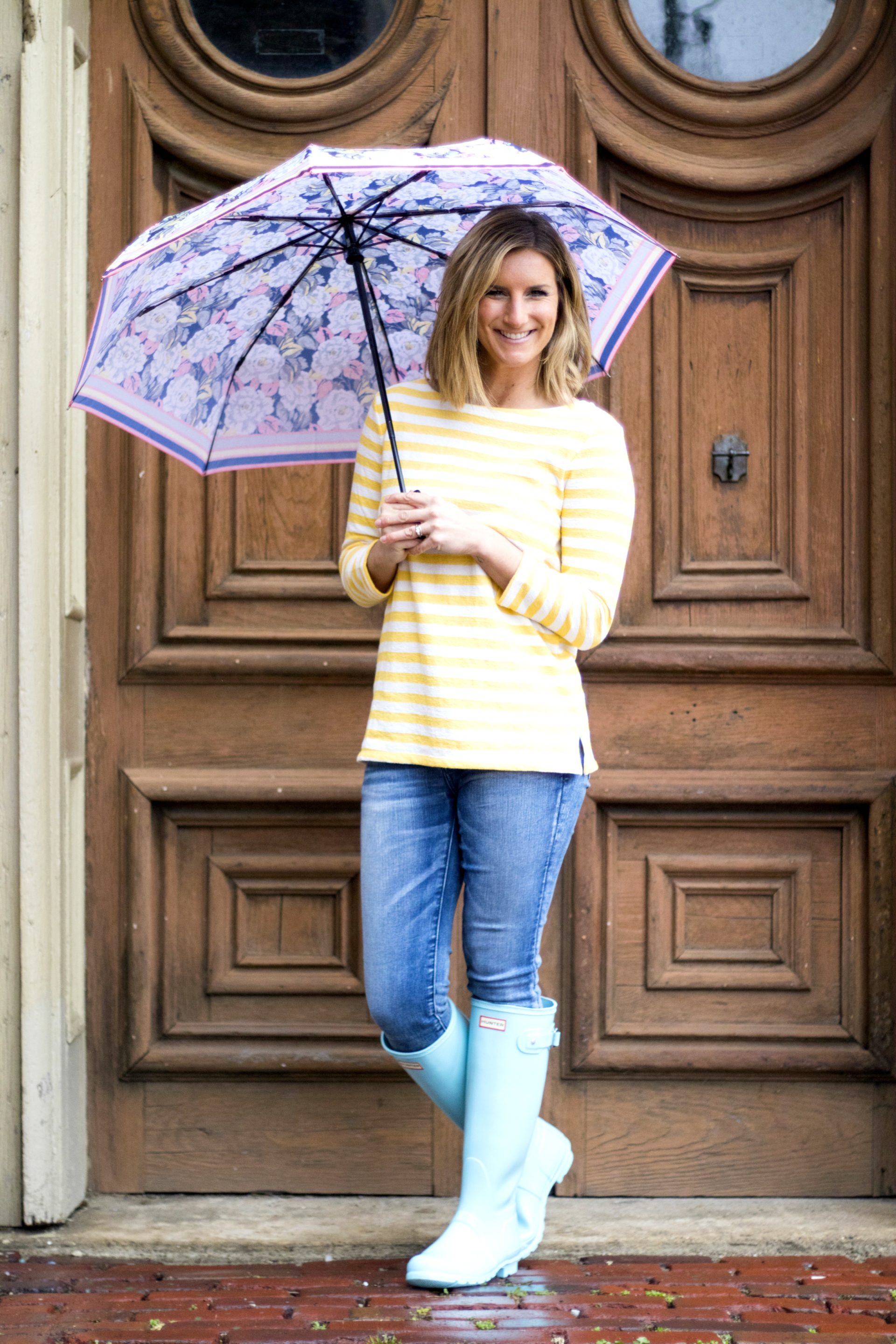 yellow rain boots outfit