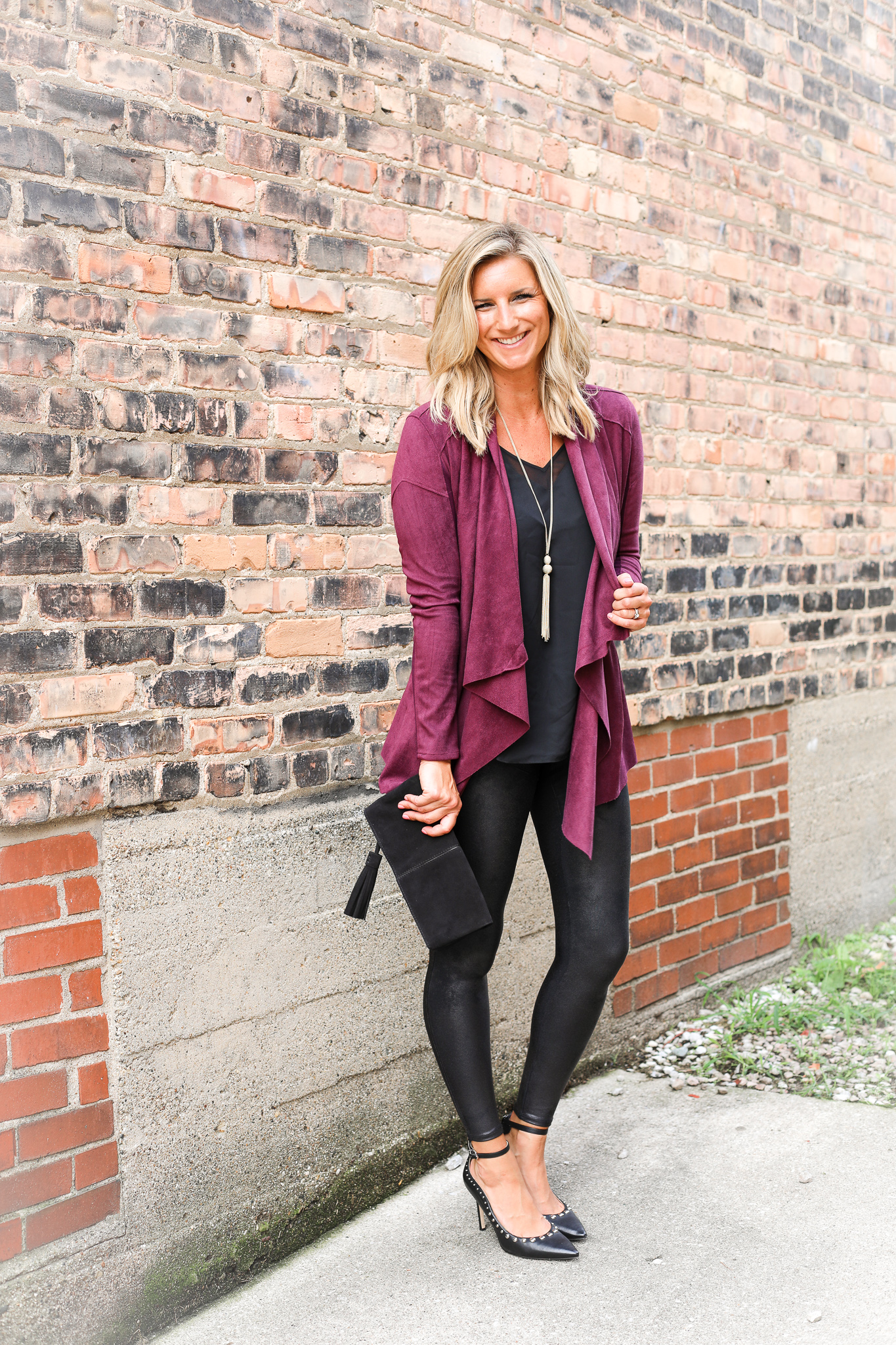 Faux leather leggings easily take a look from day to night