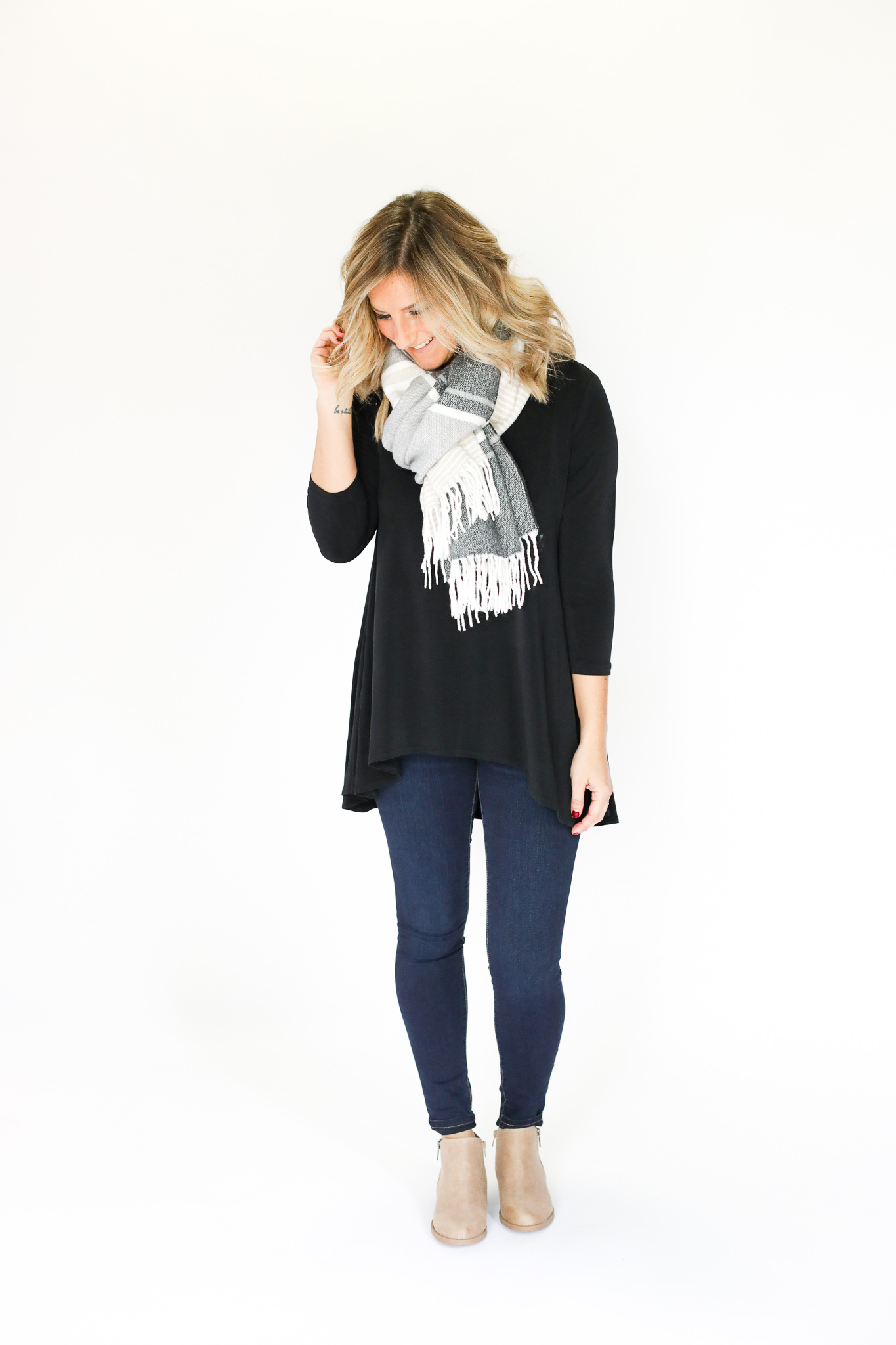 6 Ways to Wear a Scarf with Your Favorite Fall Outfits - BonBon Break