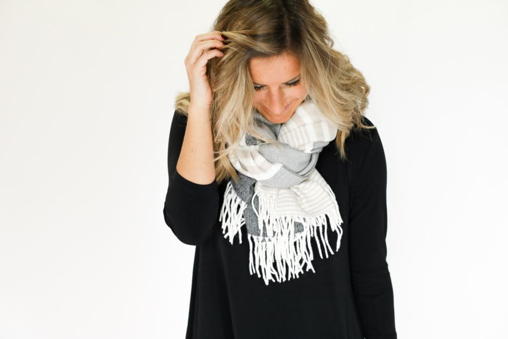 10+ Ways To Wear Your Scarves / Fall Scarf Tying Tutorial Living in