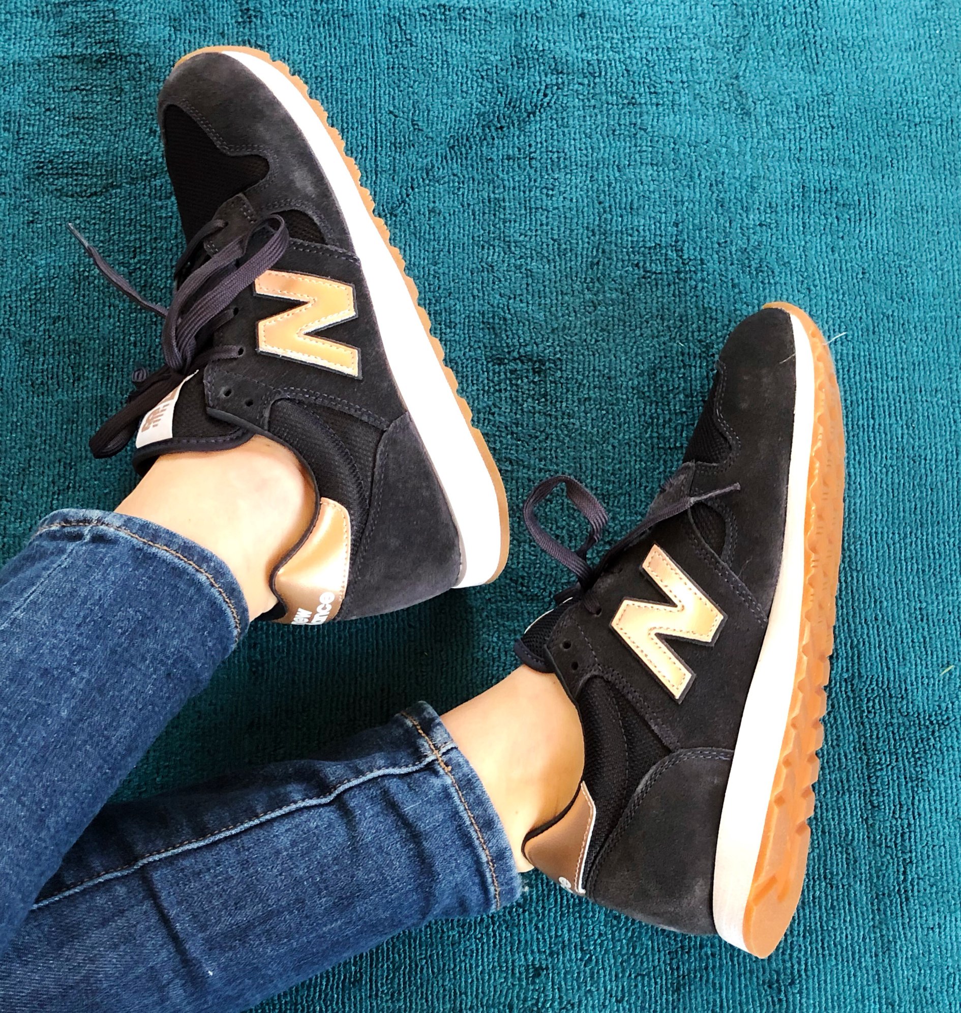 Comfortable Sneakers // Comfy Walking Shoes // Cute Sneakers // Walking Shoes // Spring Shoes // New Balance Sneakers
