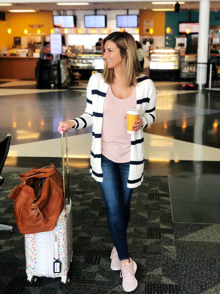 Travel Outfit // Comfortable Travel Outfit // Travel Look // Spring Cardigan // Blush Tank // Travel Luggage // Carry On Tote
