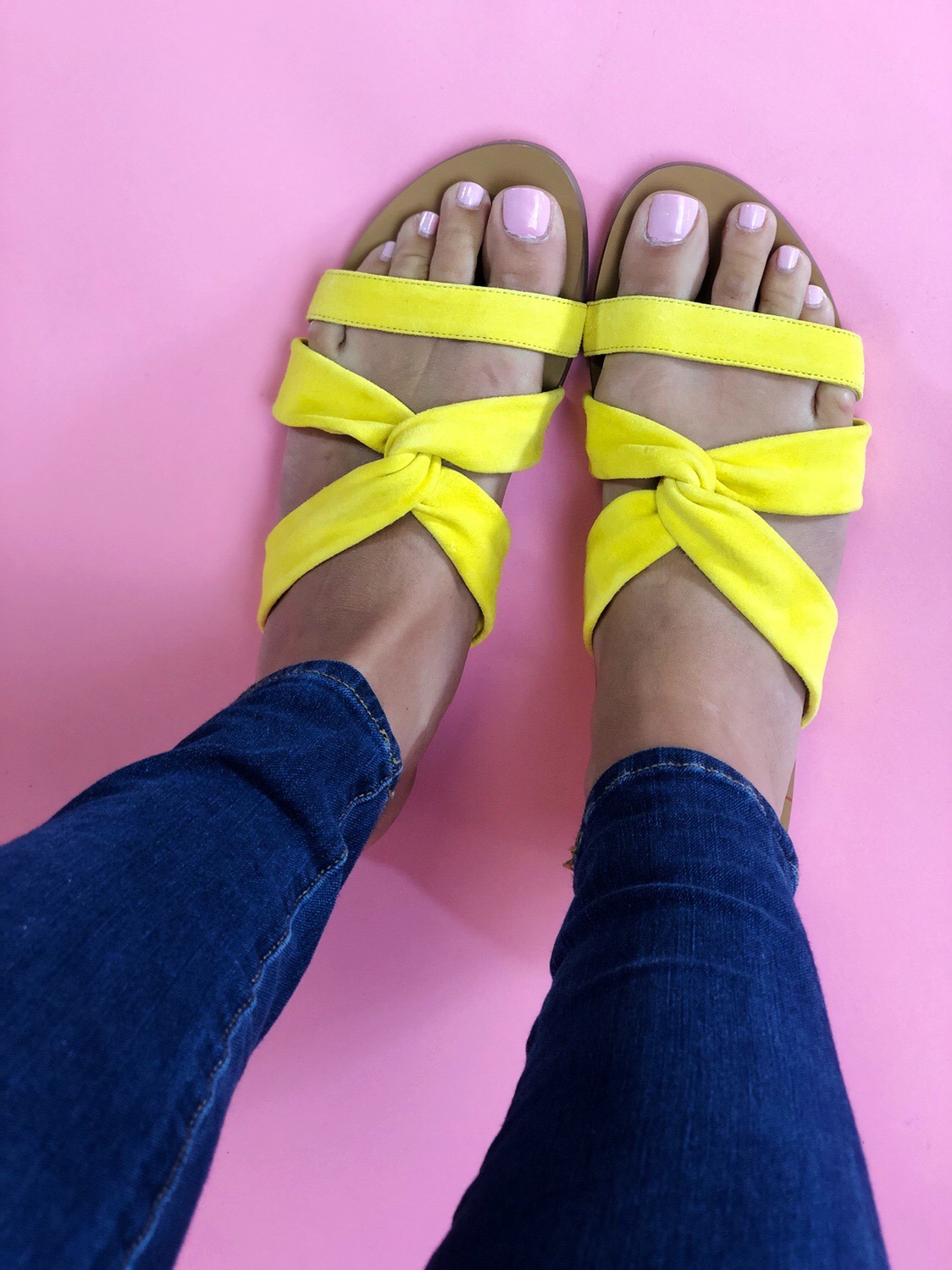 Comfortable Sandals for Summer // Cute Slide Sandals // How to style yellow sandals 