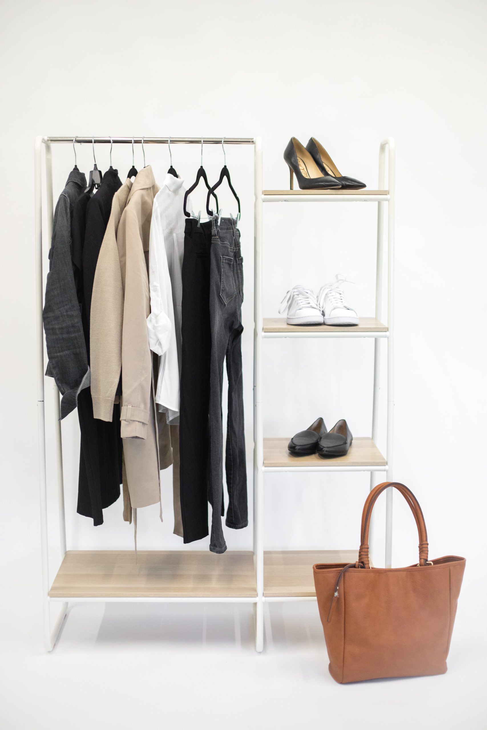 Closet Staples Capsule Wardrobe // 16 Timeless Pieces to Have in