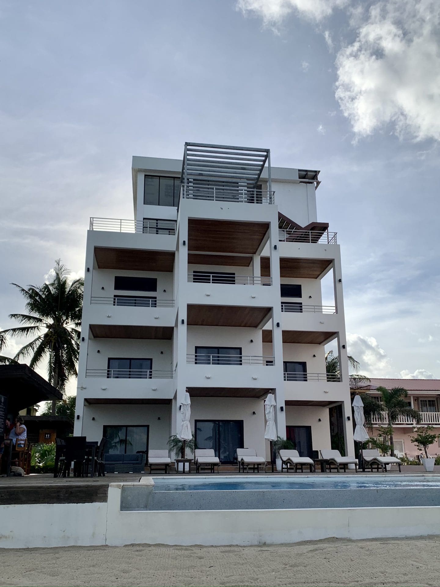 Honeymoonin’ in Placencia, Belize! Living in Yellow