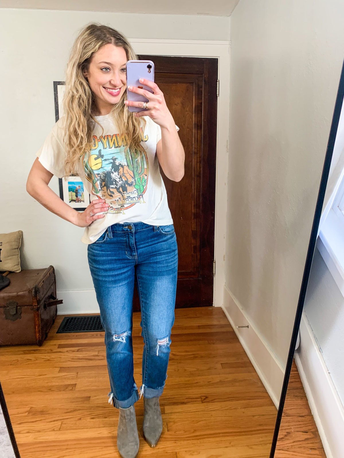 18+ Ways To Style Girlfriend Jeans - Living in Yellow