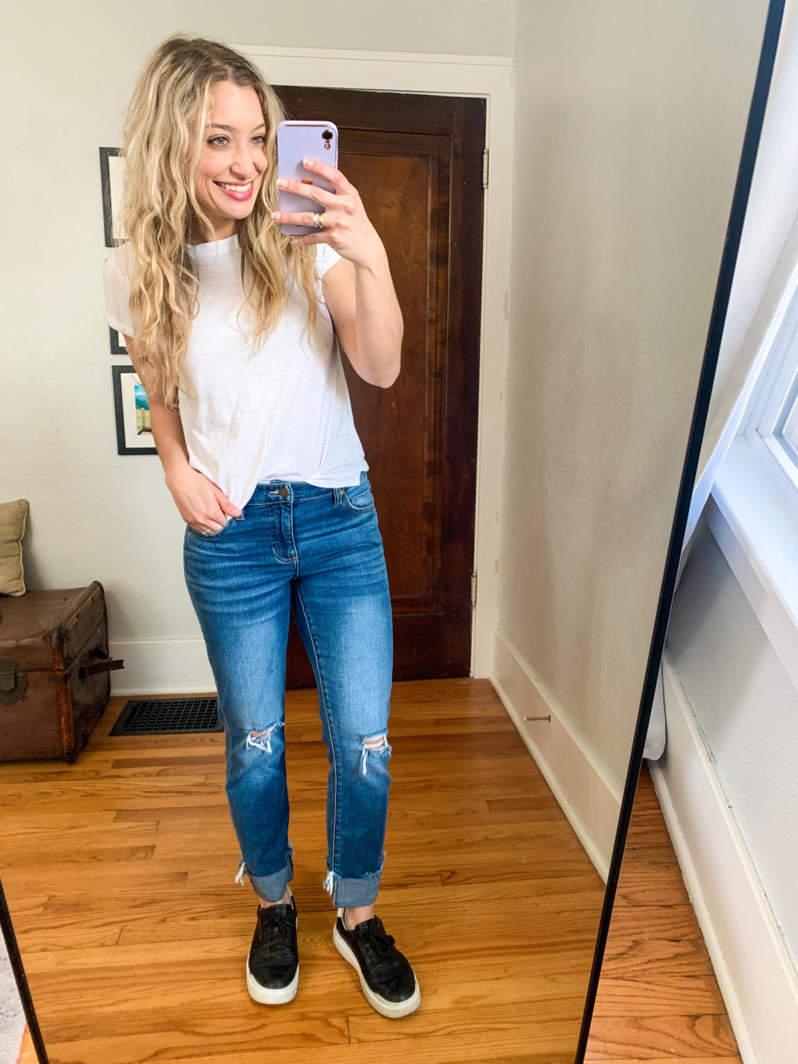 18+ Ways To Style Girlfriend Jeans - Living in Yellow