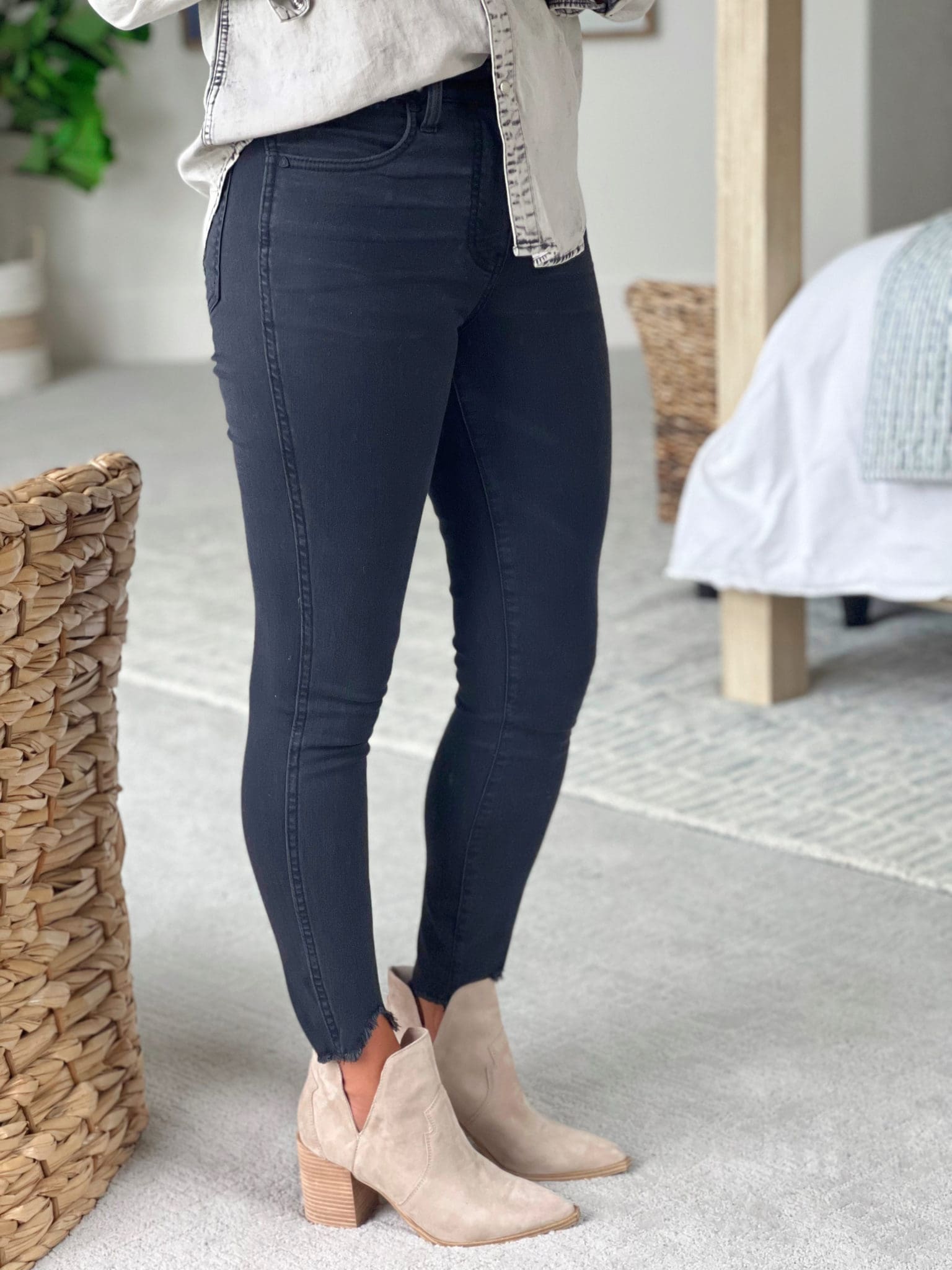 The Best Leggings & Pants for Fall Living in Yellow